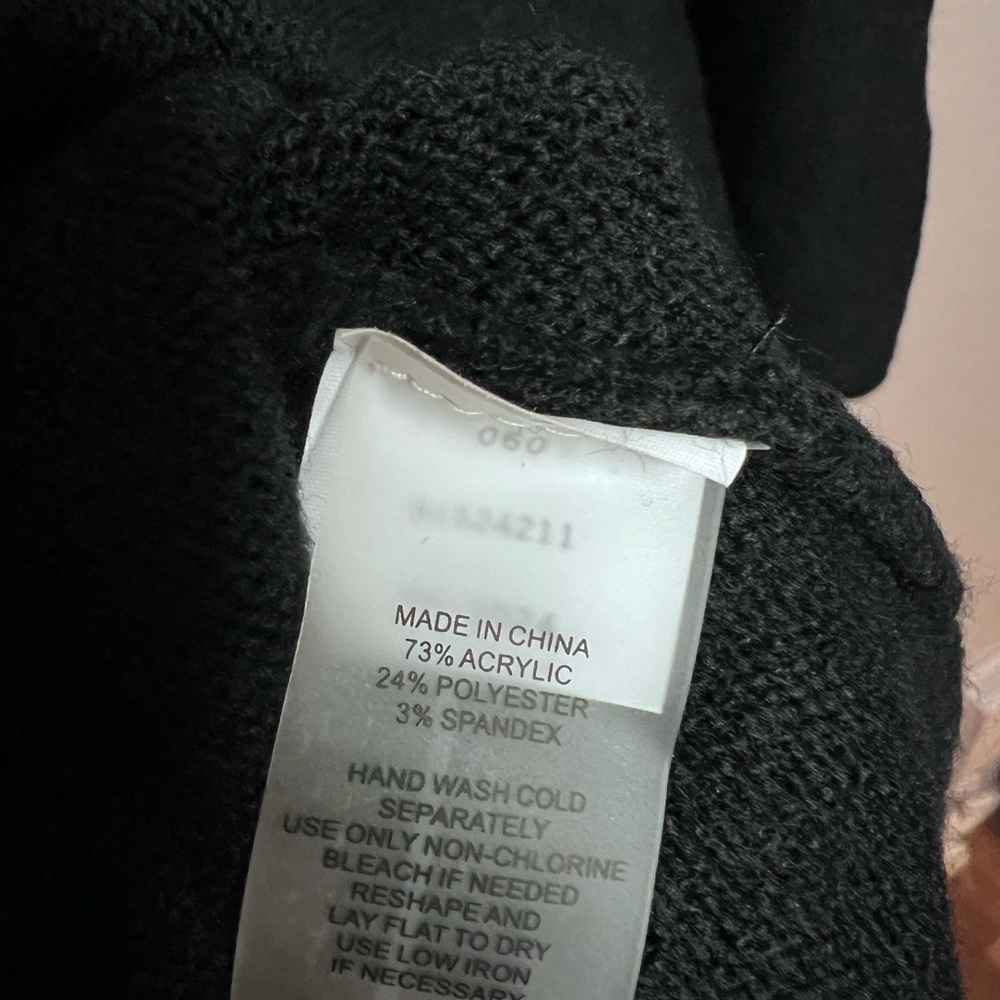 Vince Camuto Women’s Black V-Neck Sweater Size: XL - Picture 5 of 5